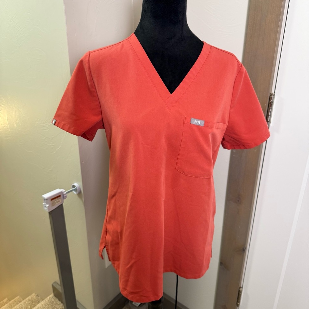 Figs FW1000 Catarina One-Pocket‎ Scrub Top Women's Coral Orange Small Medical